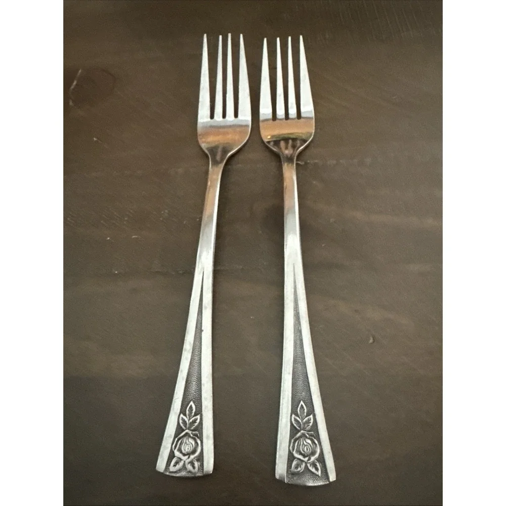 Oneida Northland PASADENA Stainless Dinner Forks Korea Set/2